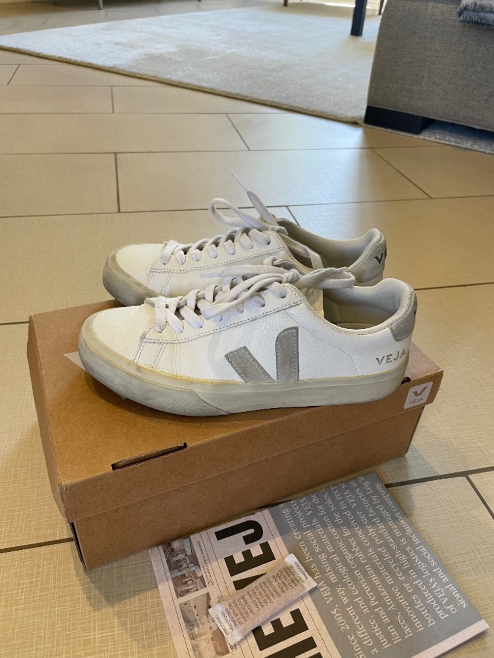 Veja Campo Chromefree Leather White and Natural Suede